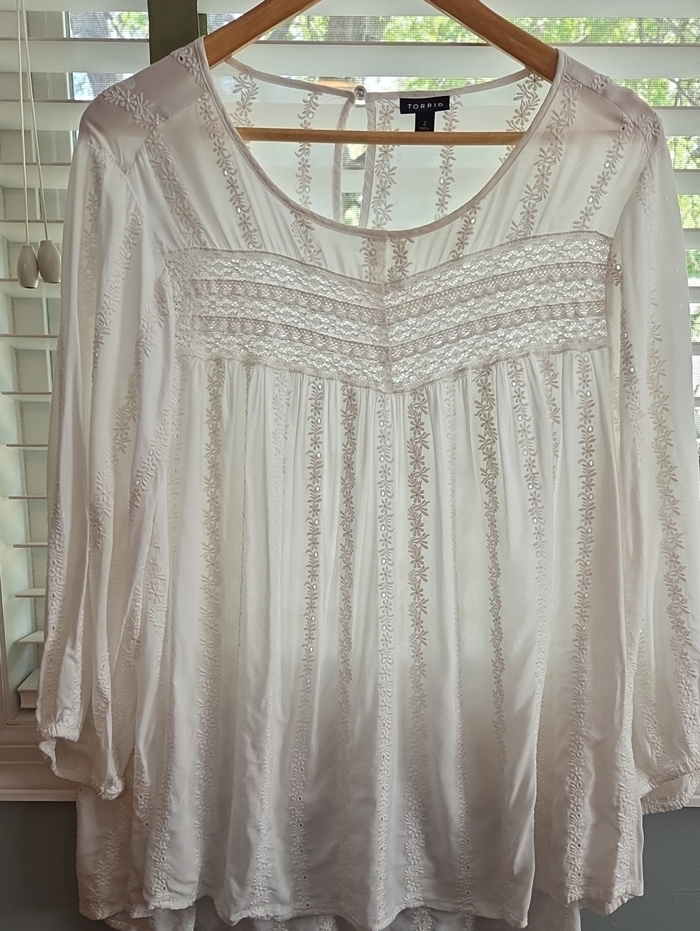 torrid White Embroidered Lace Yoke Peasant Tunic